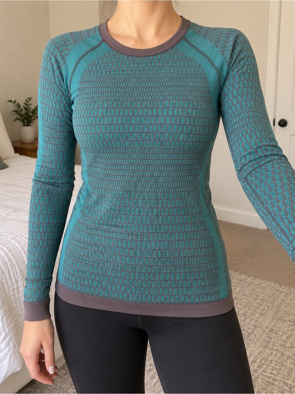 LululemonLong-Sleeve Seamless Performance Top -